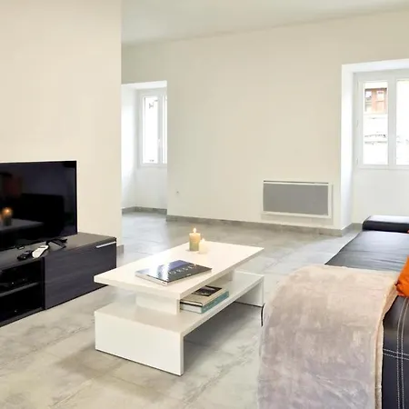 Appartement De 2 Chambres Avec Vue Sur La Ville Balcon Et Wifi A Sartene Lägenhet