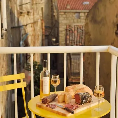Appartement De 2 Chambres Avec Vue Sur La Ville Balcon Et Wifi A Sartene Lägenhet *